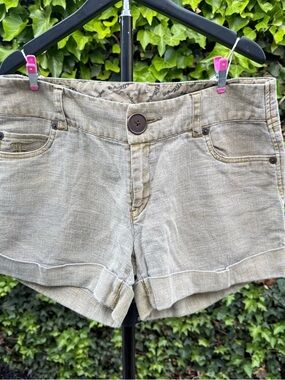 Linen Khaki Roll-Hem Shorts